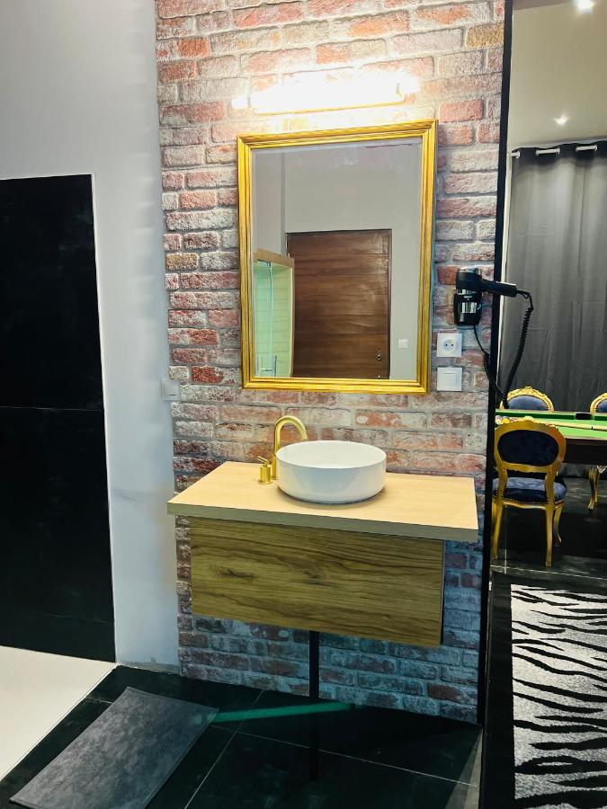 Capsule Street Art - Sauna- Jacuzzi - Playstation 5 - Billard - Netflix - Home Cinema - Terrasse Douai Exterior photo