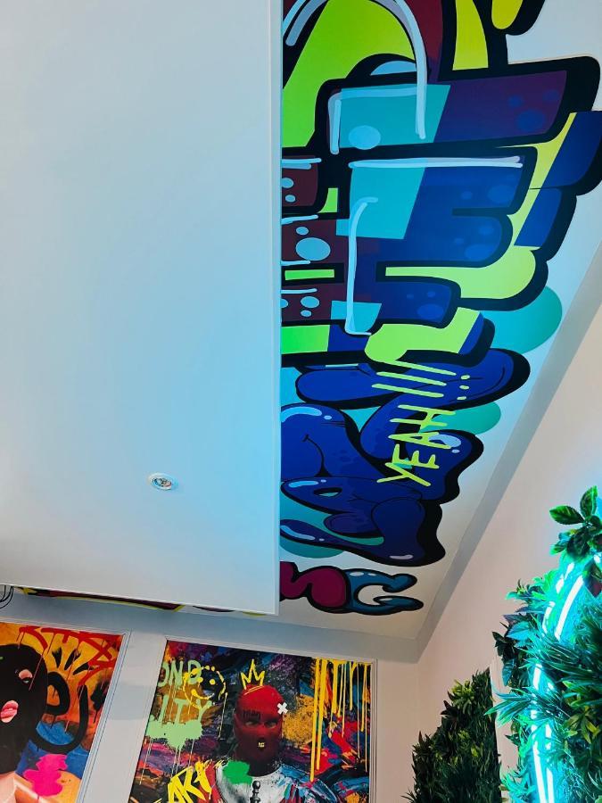 Capsule Street Art - Sauna- Jacuzzi - Playstation 5 - Billard - Netflix - Home Cinema - Terrasse Douai Exterior photo
